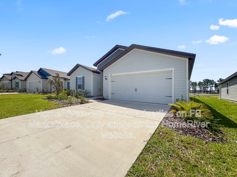 Jacksonville House: 6918 Myrtle Oak Rd