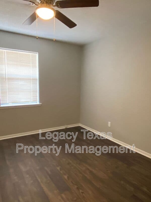 Cleburne Condo: 1302 Berry Dr