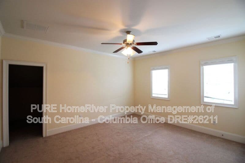Columbia House: 395 Highland Point Drive