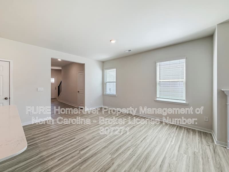 Lincolnton House: 2809 Frances View Ln