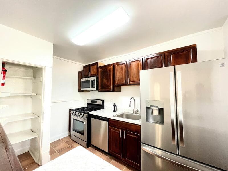 St Louis Condo: 7202 Lyndover Pl