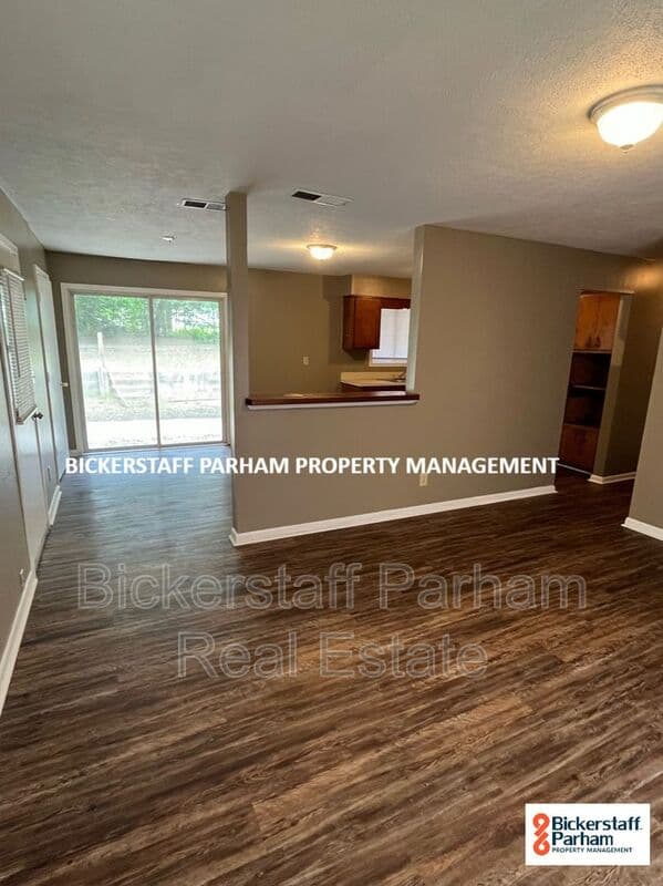 Columbus House: 751 Baxley Way