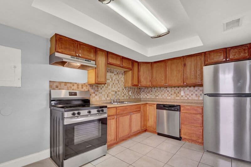 Fort Pierce House: 3104-3210 Louisiana Avenue