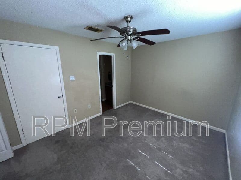 Baton Rouge Condo: 10062 Jefferson Hwy