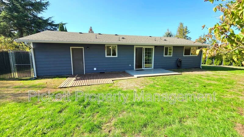 Port Orchard House: 2977 Hoover Ave SE