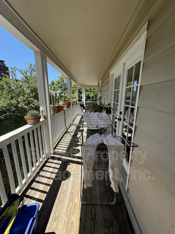 Grass Valley House: 410 W. Main St