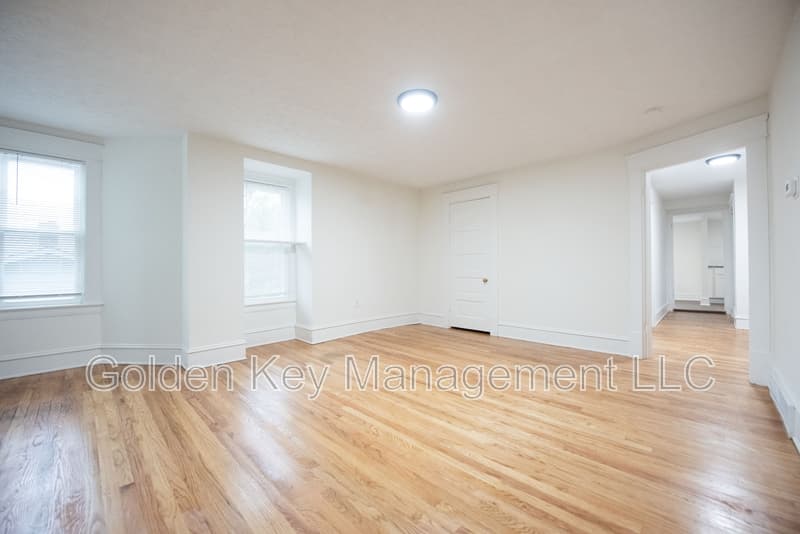North Olmsted Condo: 5195 Dover Center Road - 2