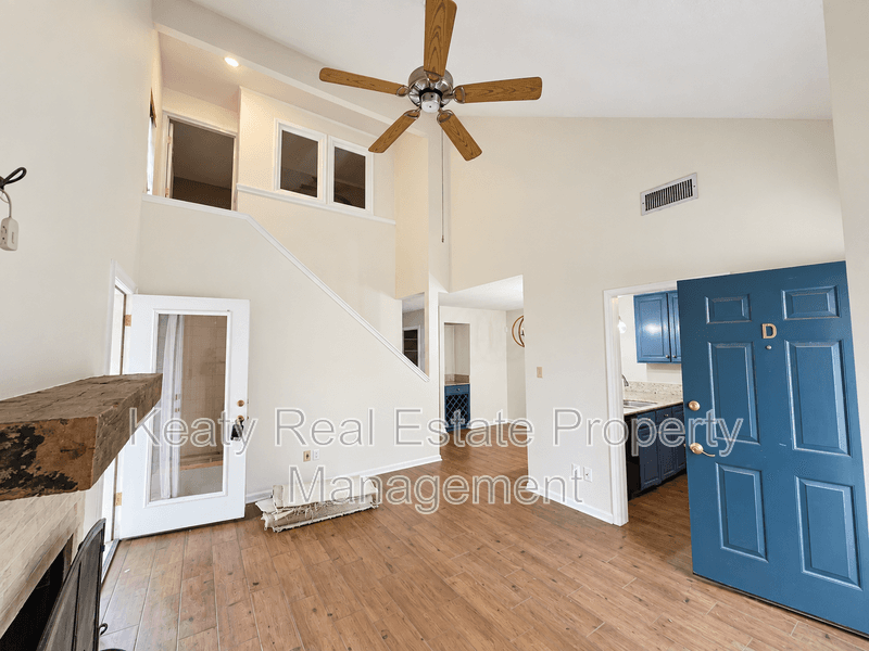 Lafayette House: 202 Long Plantation Boulevard