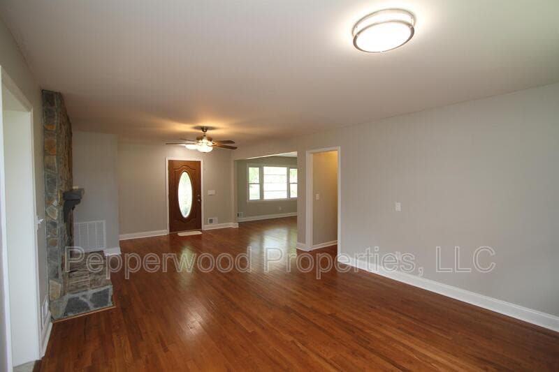 Pauline House: 5408 South Carolina HWY 215