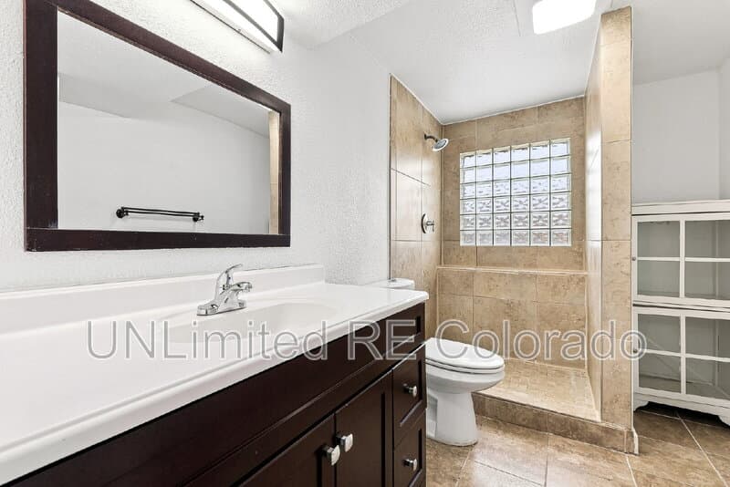 Thornton House: 3668 E 91st Ave
