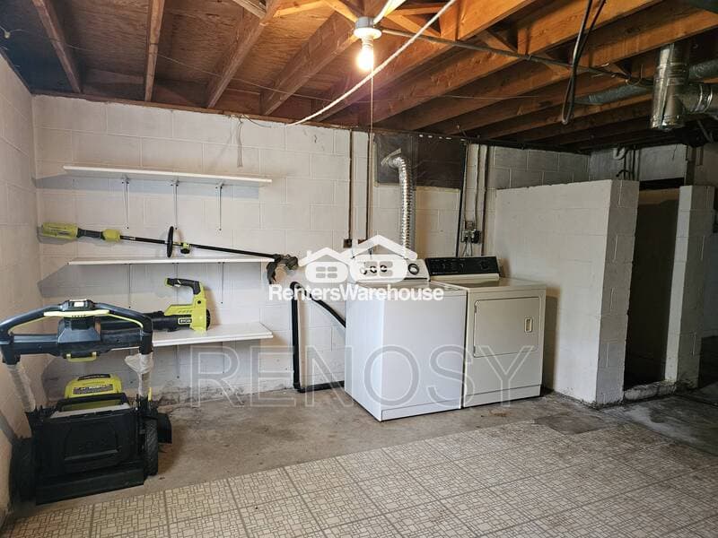 Des Moines House: 3310 SE 5th Street
