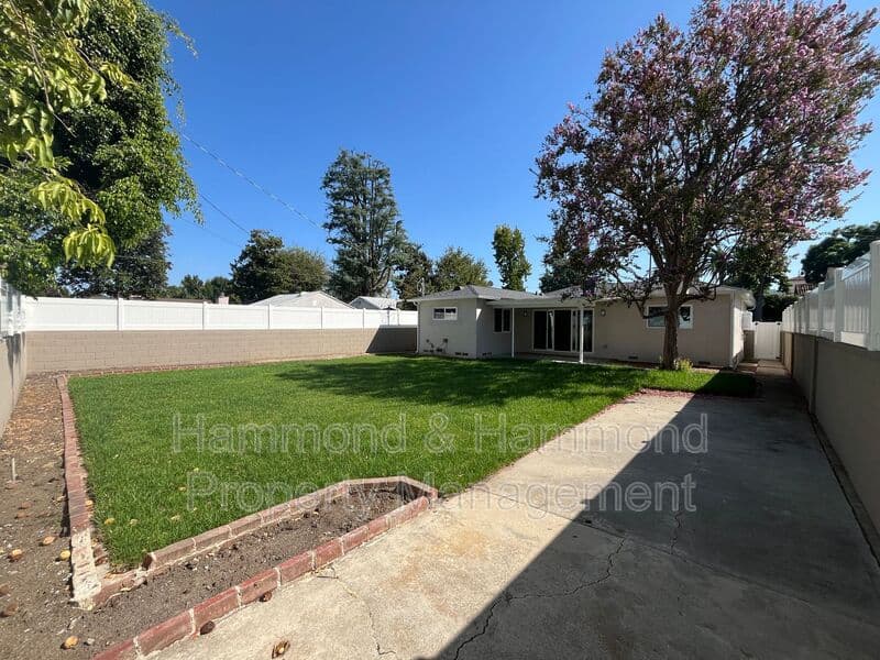 Sherman Oaks House: 13607 Huston St.