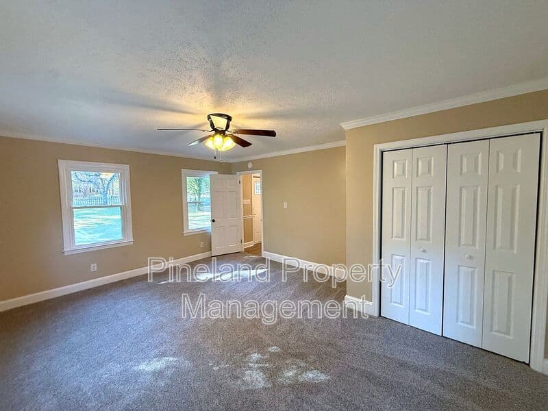 Raeford House: 602 Lewis Street