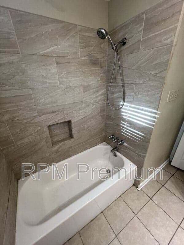 Baton Rouge House: 3280 Crestaire Dr