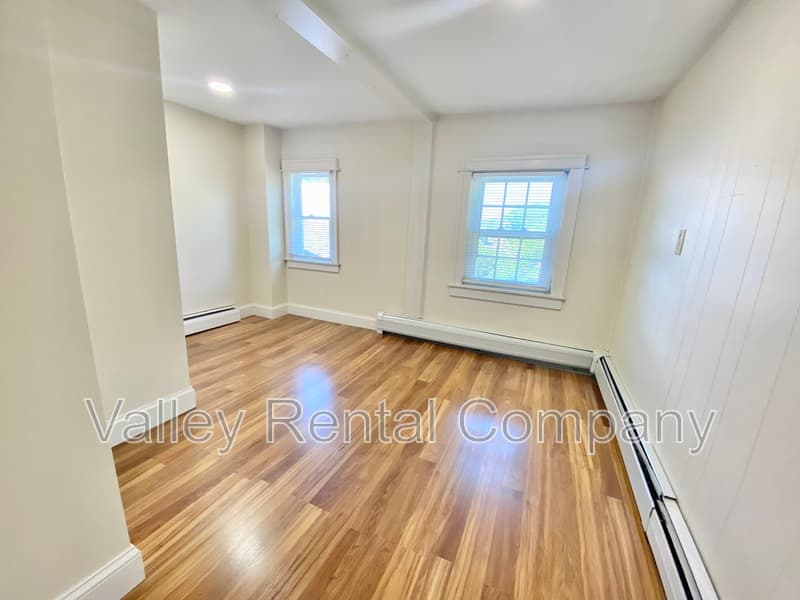 Hadley Condo: 37 Middle Street - 2