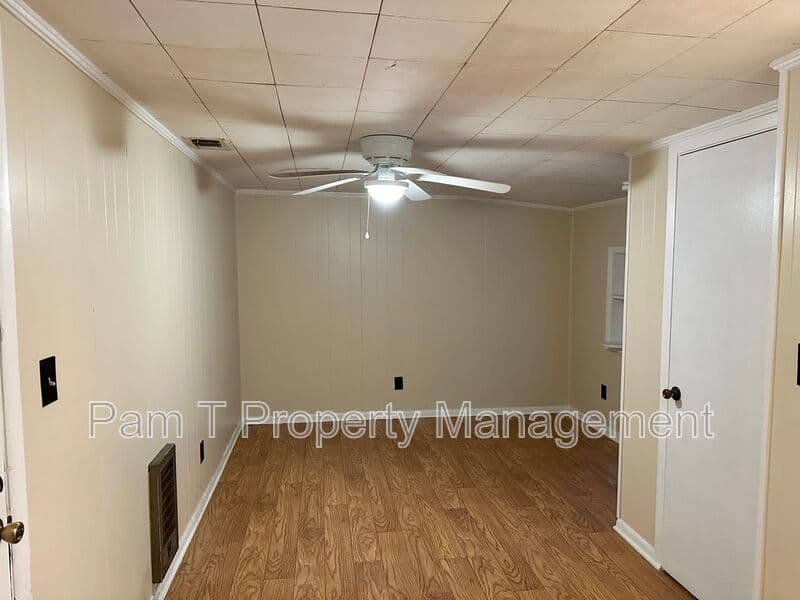 Savannah House: 639 W. 42nd St.