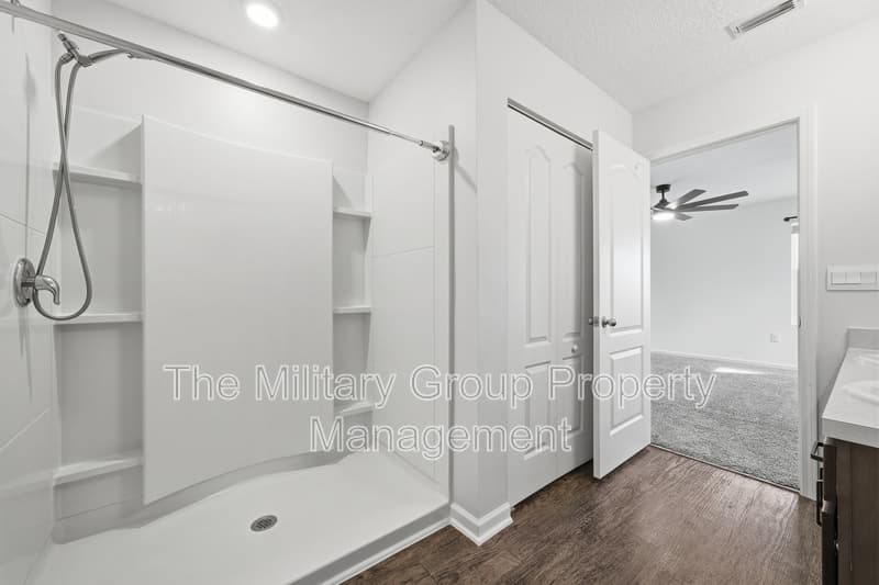 Jacksonville House: 15729 Equine Gait Dr