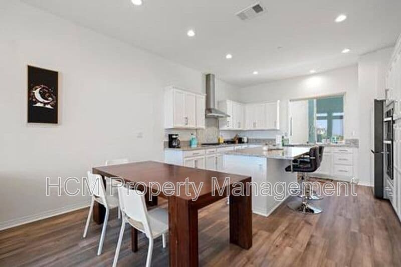 Irvine House: 102 Keeper