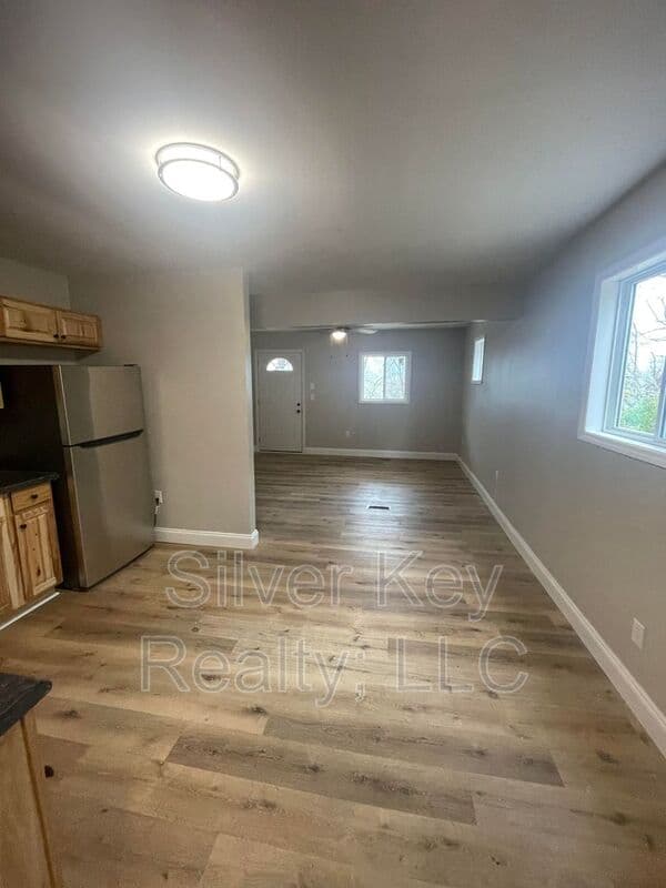 Swwetwater House: 1008 Old Highway 68