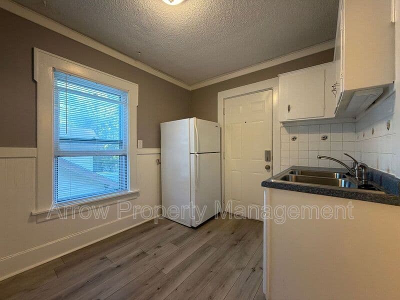 Lincoln Condo: 1530 N 32- 3
