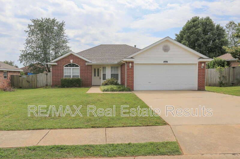 Centerton House: 1071 Evergreen St