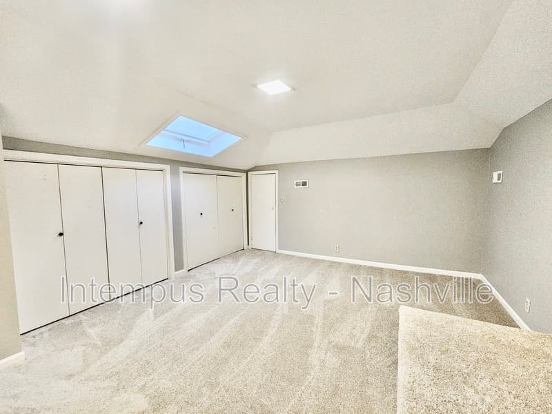 Brentwood House: 8124 Devens Dr