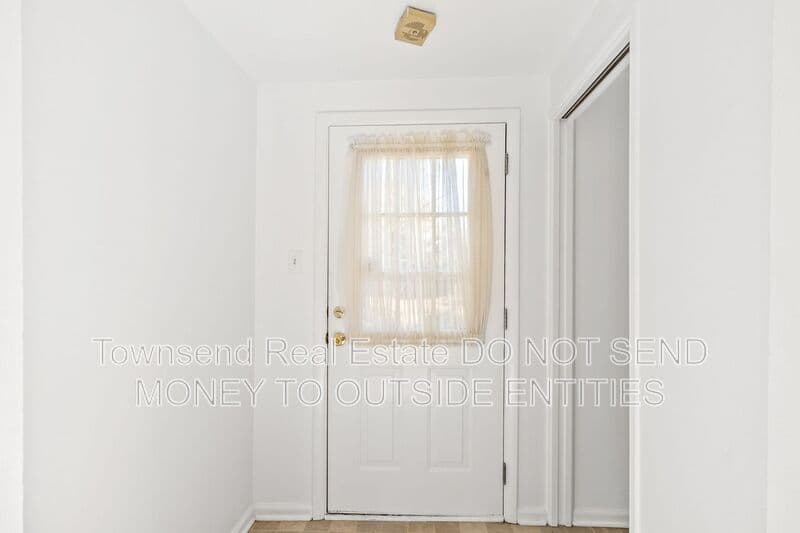 Fayetteville House: 315 Fairfield Dr.