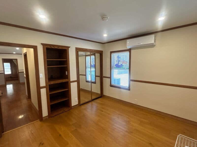 Montrose House: 2434 Florencita Drive
