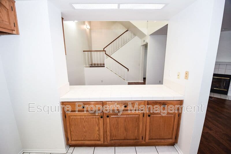 CAMARILLO House: 804 CALLE LOS GATOS
