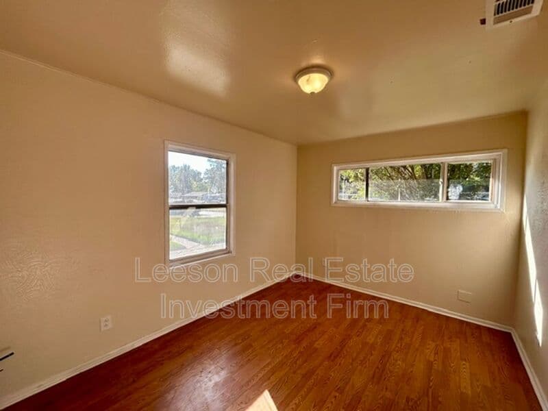 Shreveport House: 3054 Amherst St.