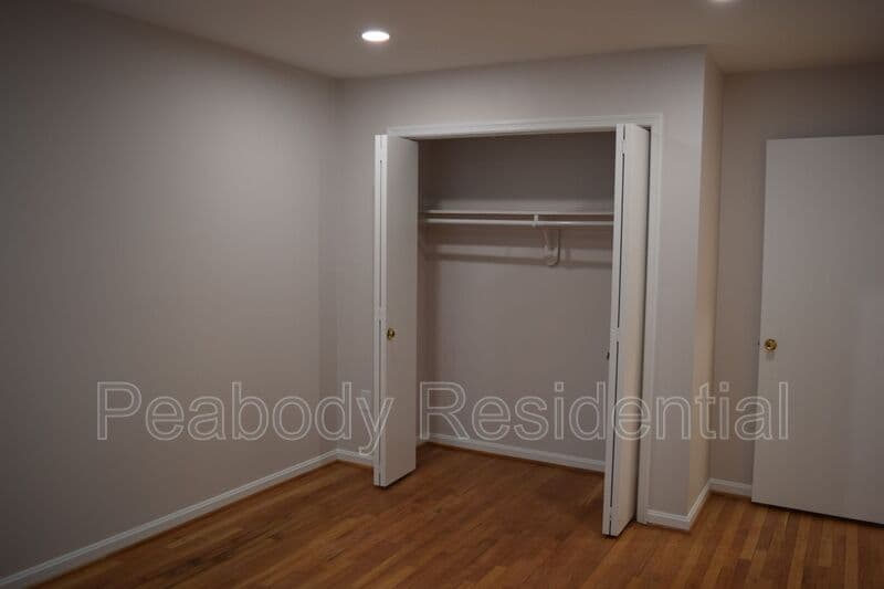 Alexandria House: 1013 N Vail St