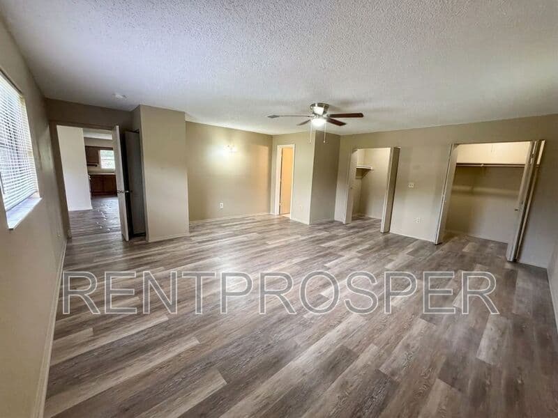 Titusville House: 1150 S De Leon Ave