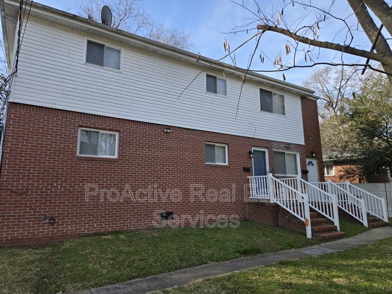 Norfolk Condo: 3875 Wake Circle - B