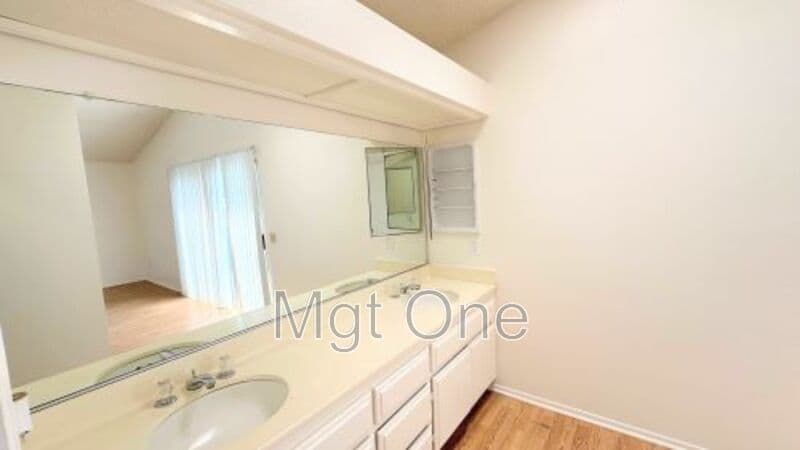 Moreno Valley House: 25215 Morning Dove Way