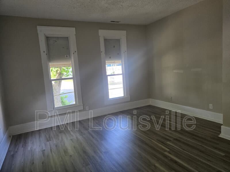 Louisville House: 451 N 25th St MK