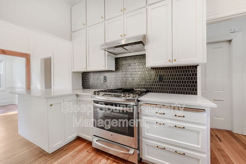 Portland House: 1912 NE 11th Ave
