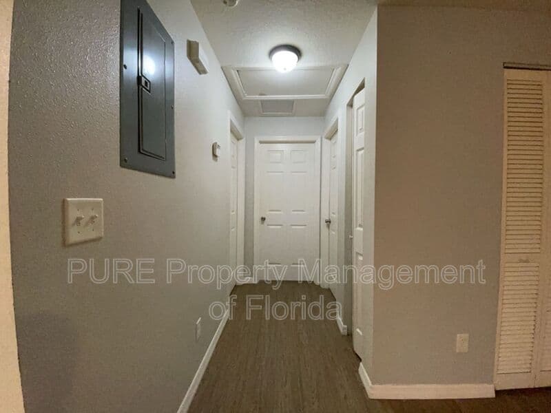 Ocala House: 3650 NE 41 Street