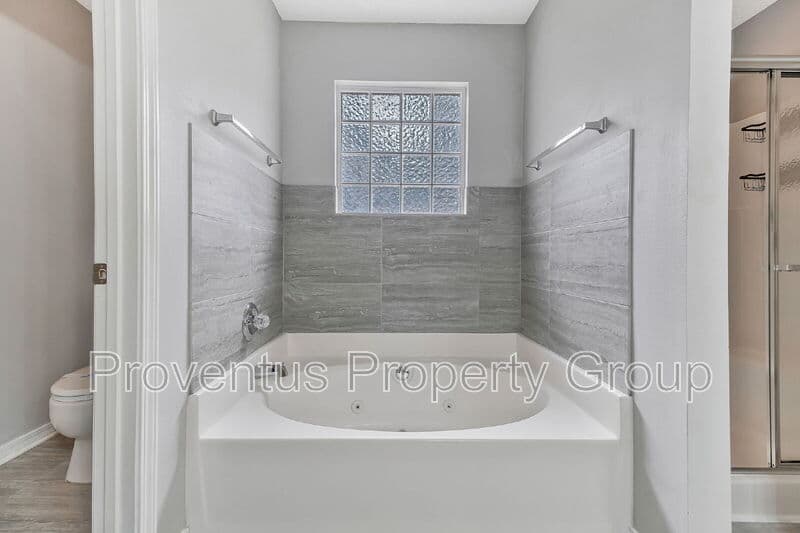 Navarre House: 2058 Catline Circle