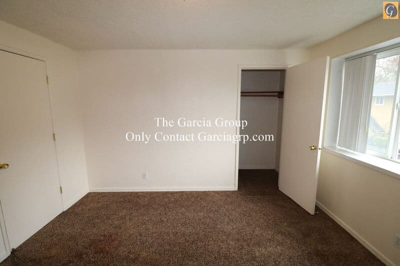 Oregon City Townhome: 581 Holmes Lane