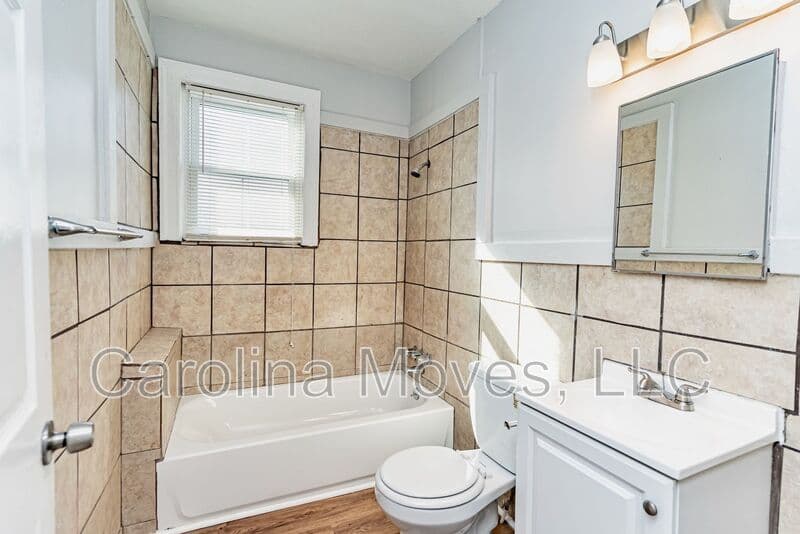 Spartanburg House: 202 Brookwood Terrace