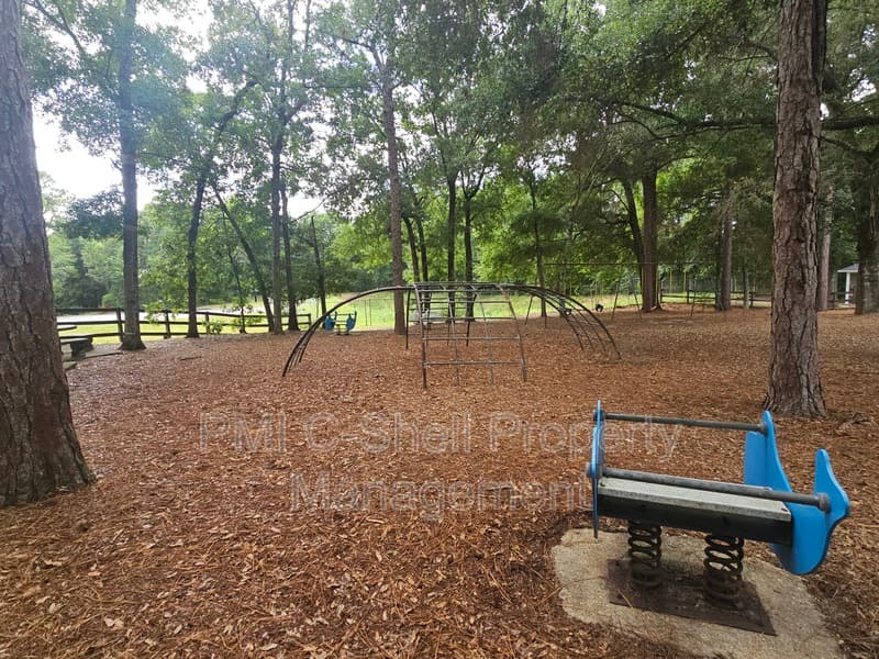 Pensacola House: 111 Wildflower Ln
