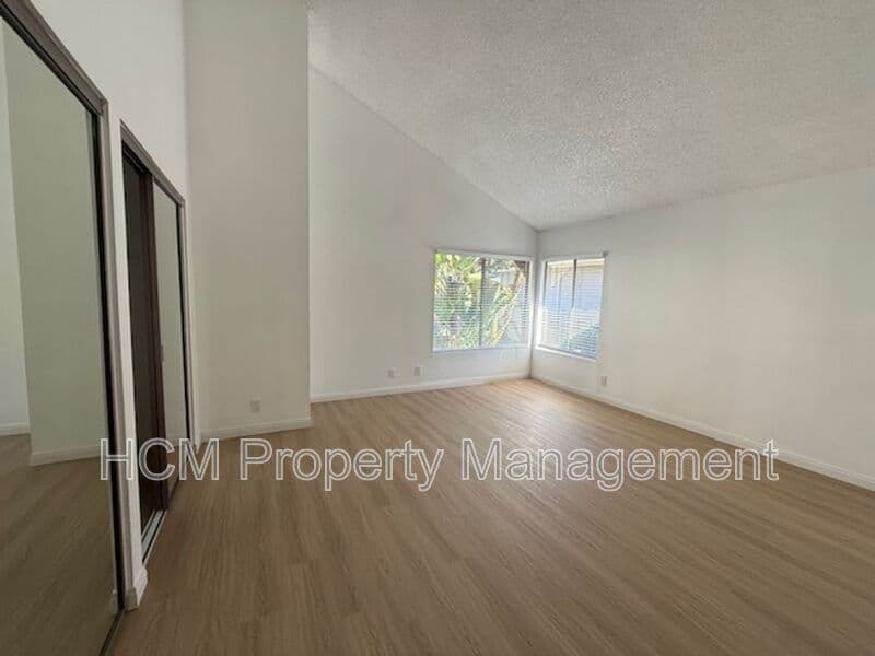 Irvine House: 51 Sparrowhawk