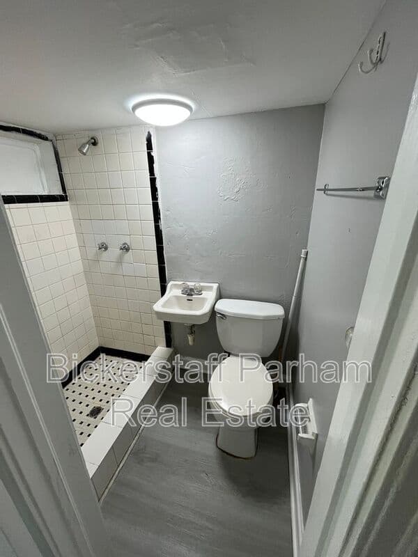 Columbus Condo: 2931 Howard Avenue