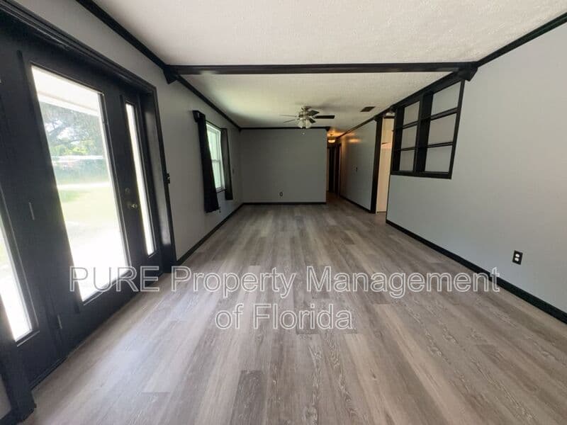 Ocklawaha House: 12300 SE 128th CT