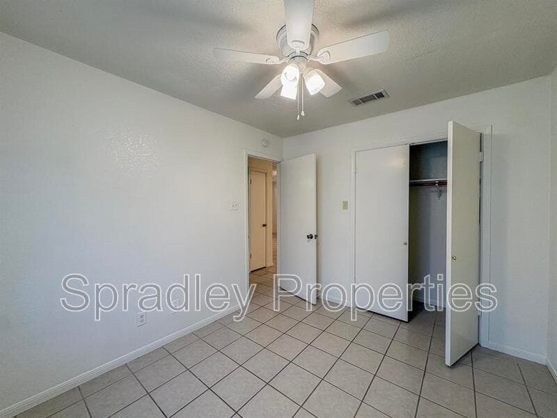 Belton Condo: 406C N Lp 121