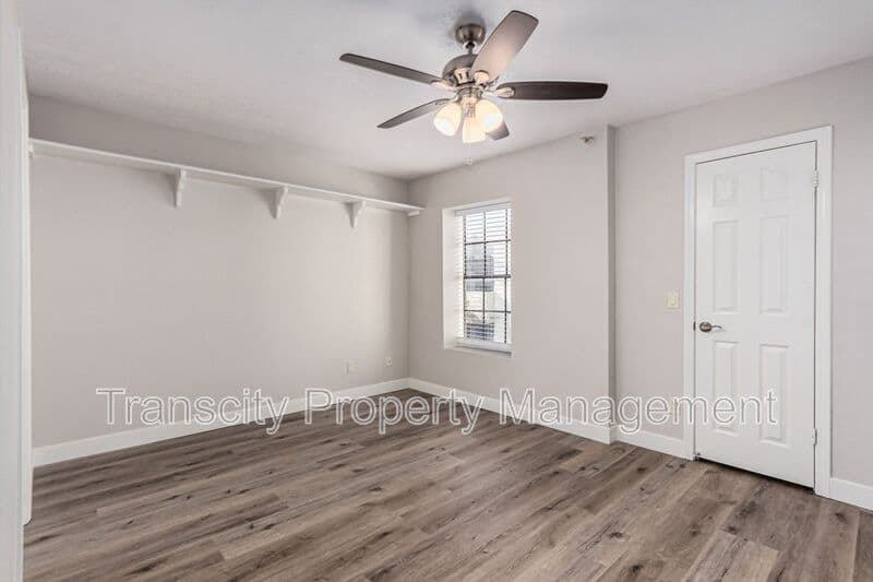 Scottsdale House: 8020 E Thomas Rd