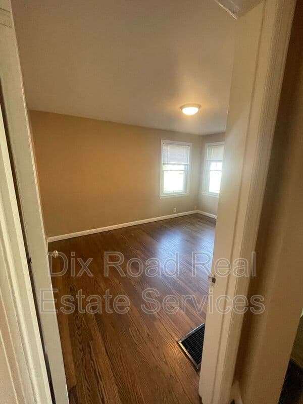 Hamilton House: 1415 Park Avenue