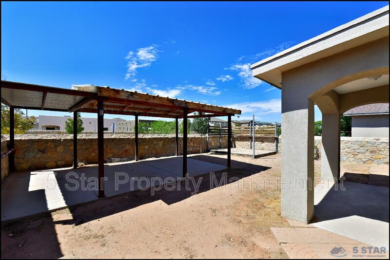 El Paso House: 14972 Louis Baudoin !!