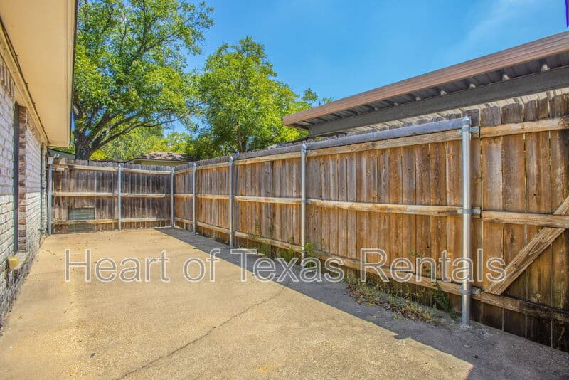 Waco Condo: 6824 Edmond Avenue