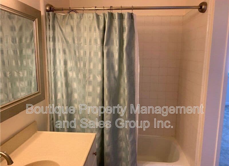 Costa Mesa Condo: 2336 Minuteman Way